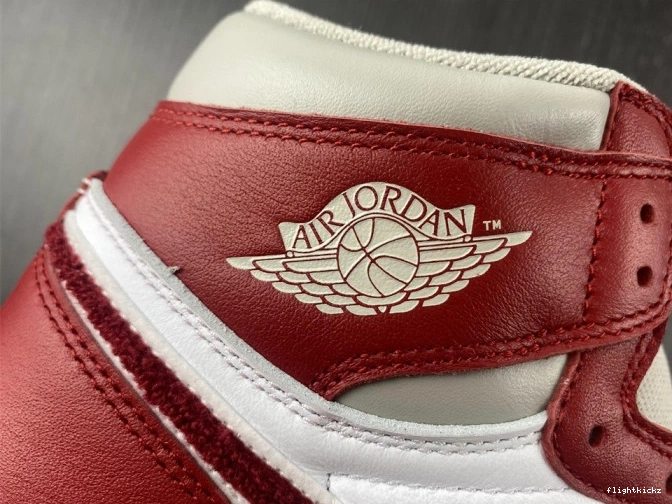 High OG (W) Chenille Newstalgia DJ4891-061 1 Jordan 0927